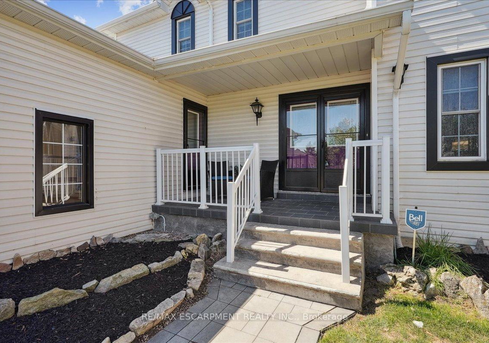 4965-alexandra-avenue-lincoln-ontario-x12509288