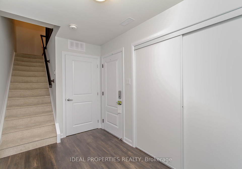 702-doneraile-walk-ottawa-ontario-x12510216