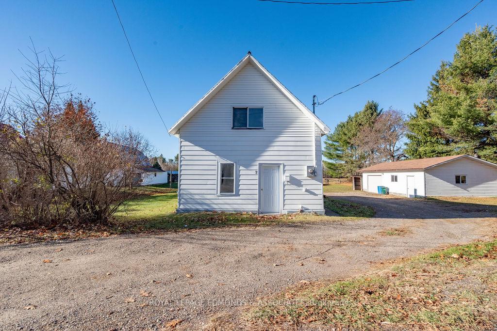 7-elizabeth-street-laurentian-hills-ontario-x12510898