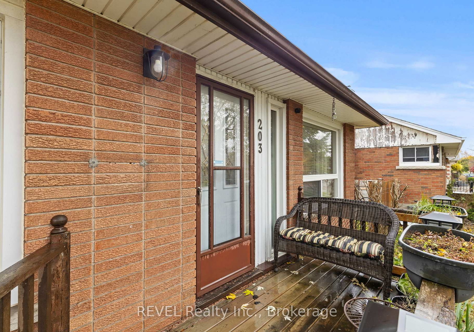 203-kilgour-avenue-welland-ontario-x12510910