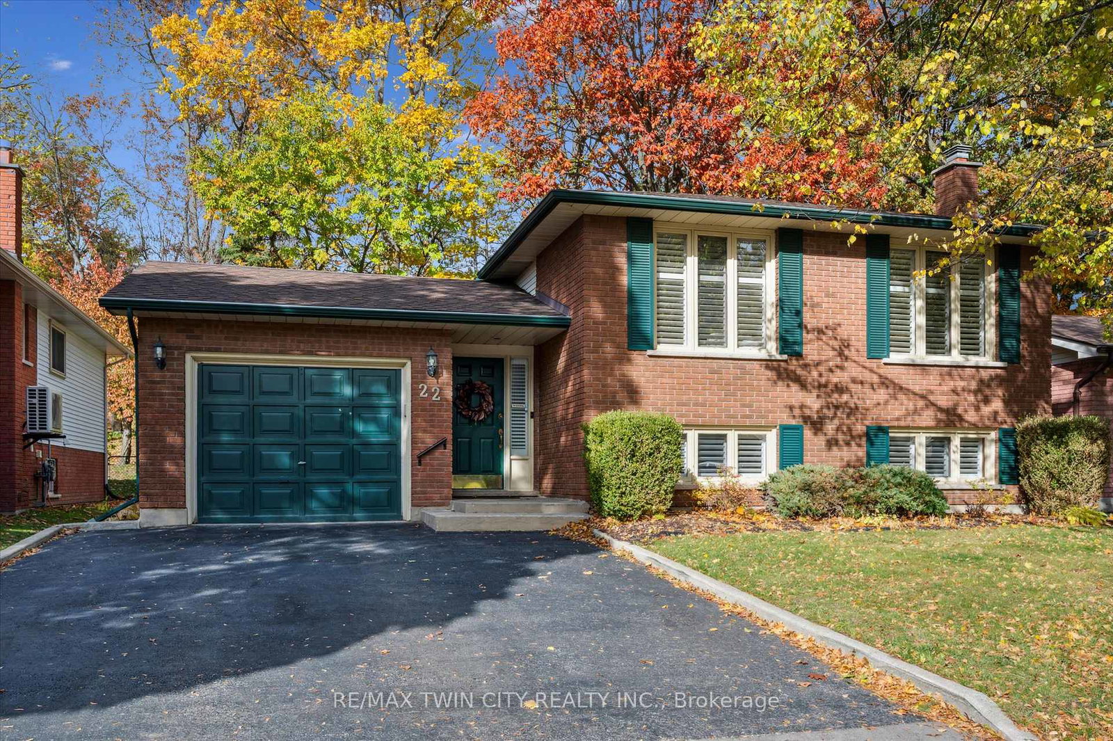 22-myrtleville-drive-brantford-ontario-x12511120
