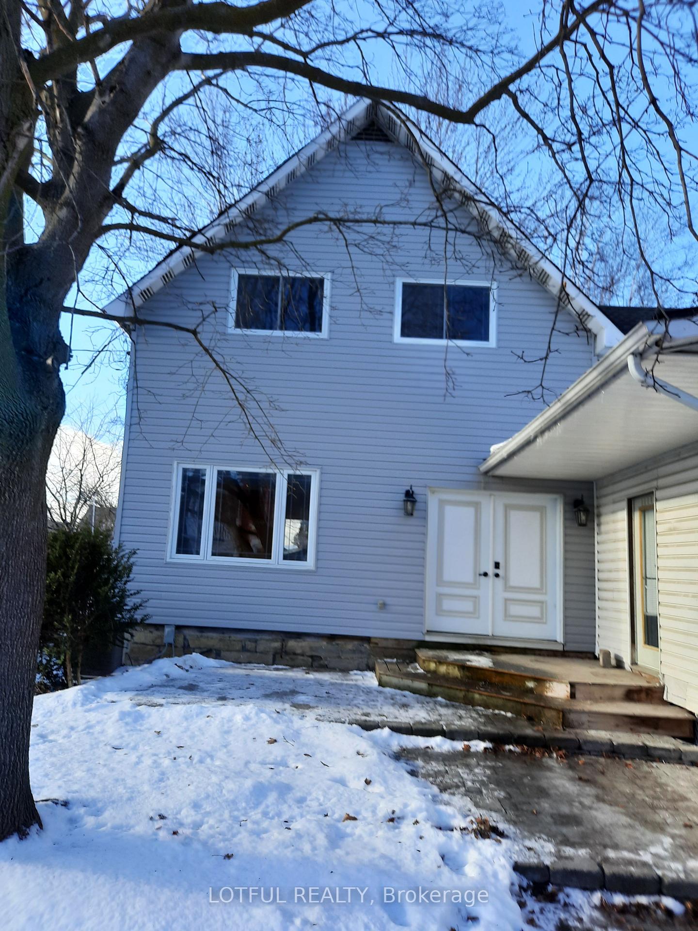 512-st-lawrence-street-north-dundas-ontario-x12511722