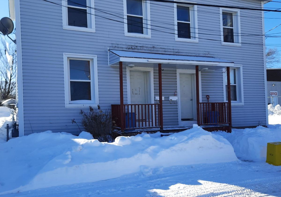 60-victoria-avenue-smiths-falls-ontario-x12511738