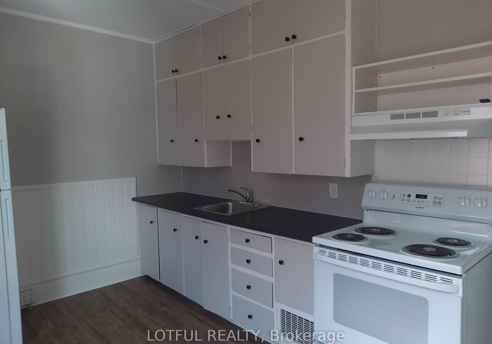 7-montgomery-place-smiths-falls-ontario-x12511772
