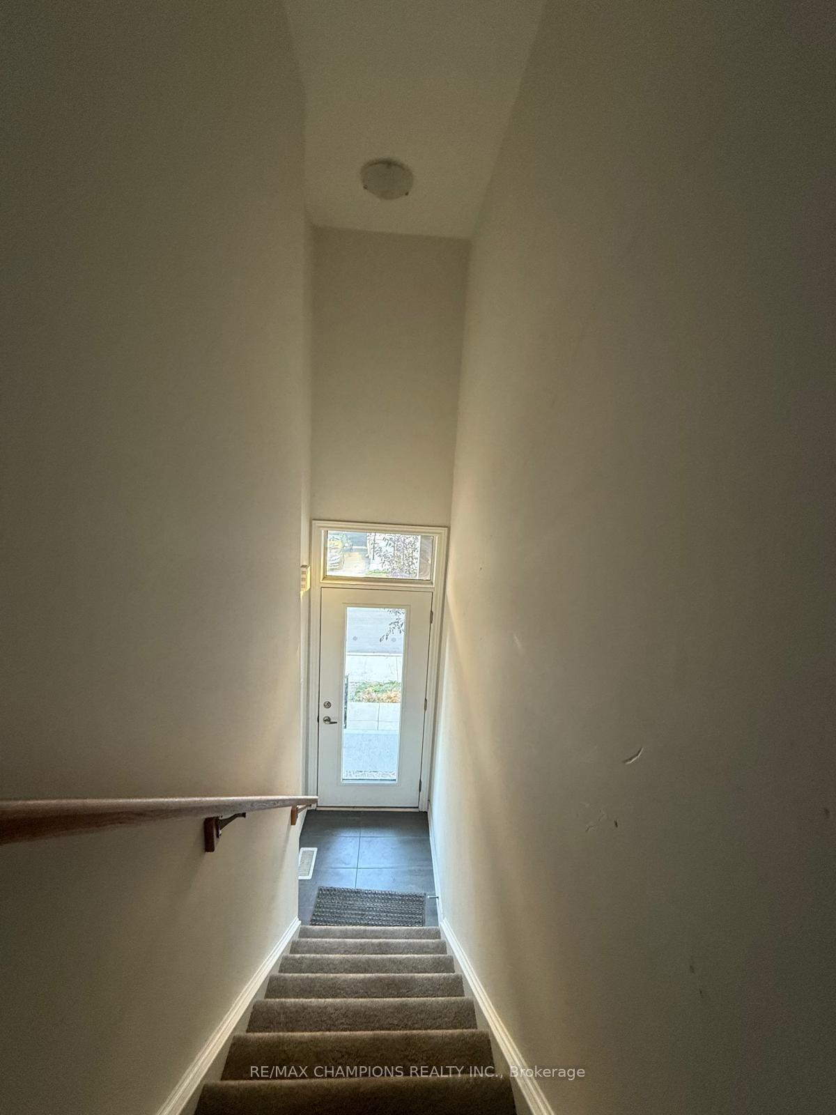 10-radison-lane-hamilton-ontario-x12512380