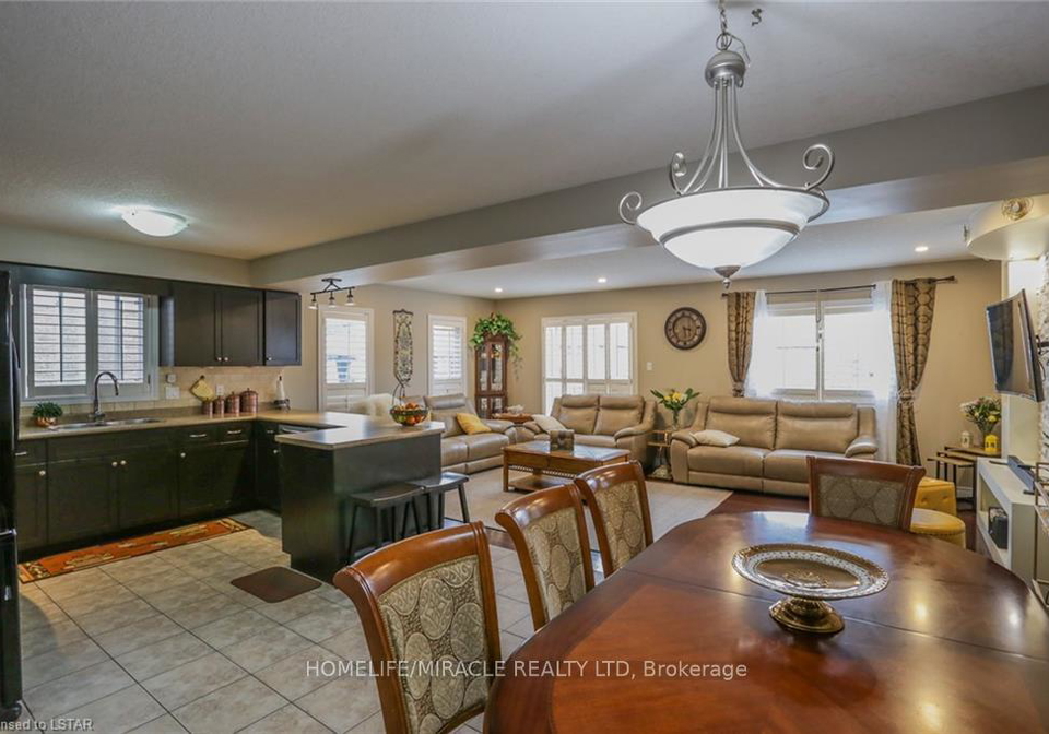2879-lemieux-walk-london-south-ontario-x12512666