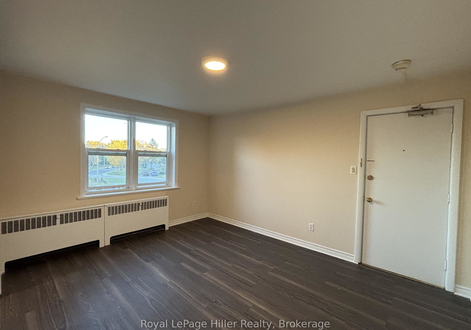 2-churchill-circle-stratford-ontario-x12513546