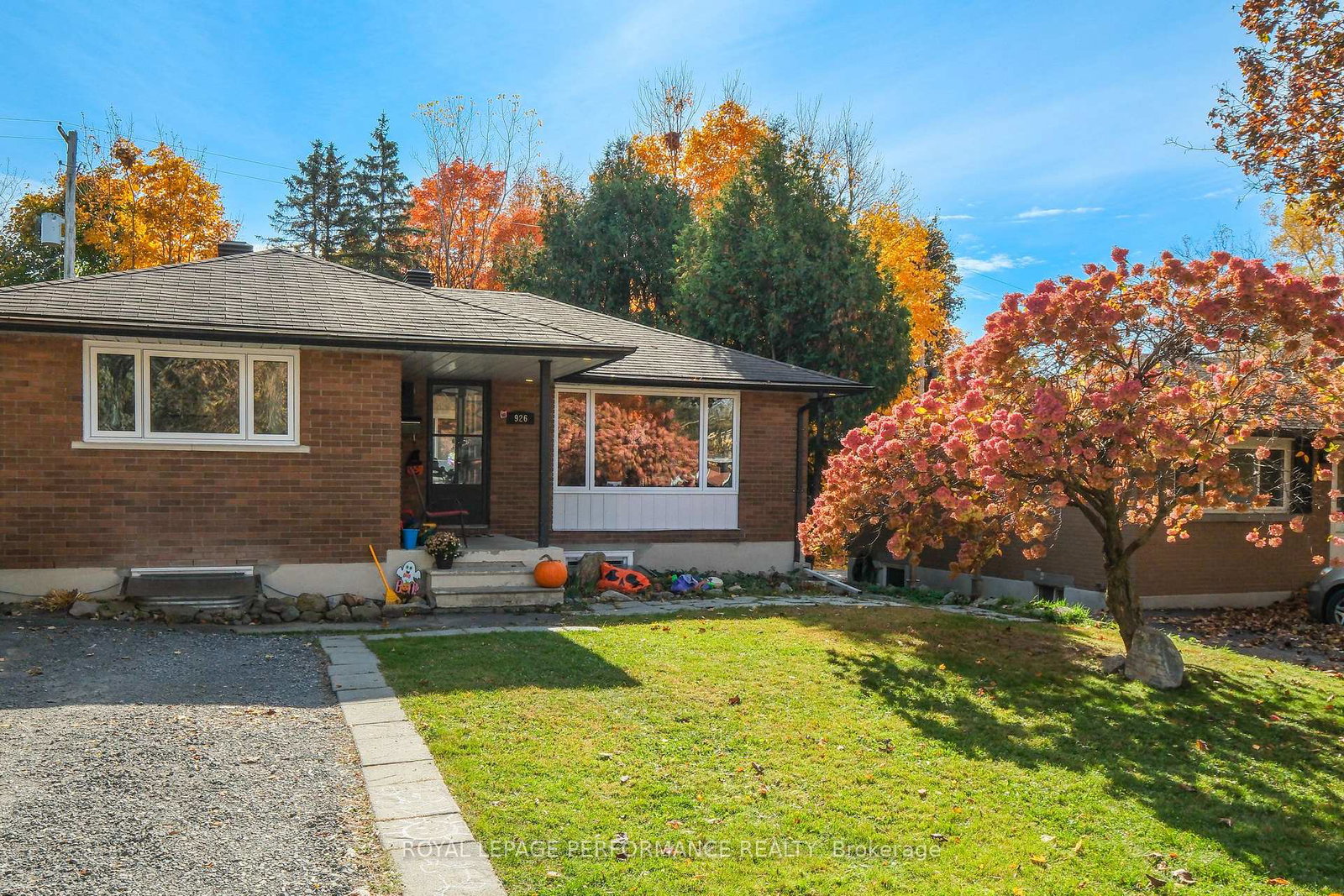 926-charleswood-avenue-overbrook-castleheights-and-area-ottawa-ontario-x12514054