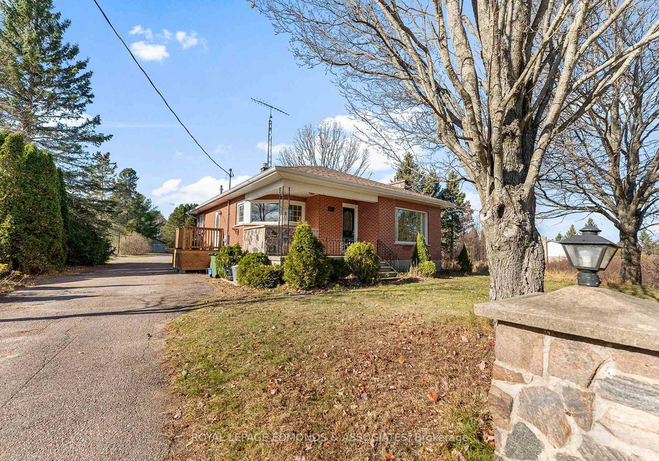 2323-b-line-road-laurentian-valley-ontario-x12514142