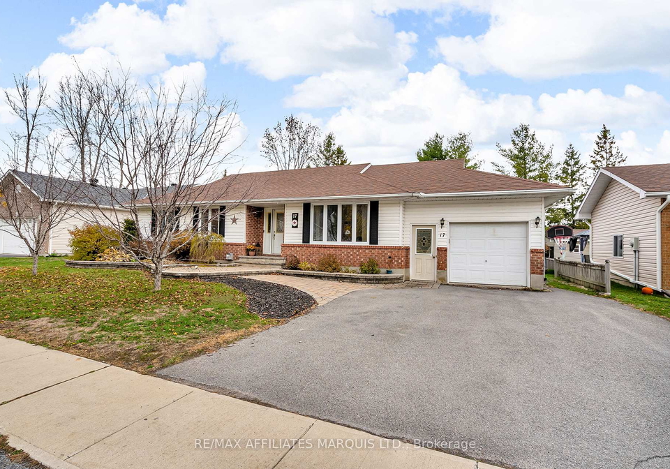 17-napier-street-south-stormont-ontario-x12514344
