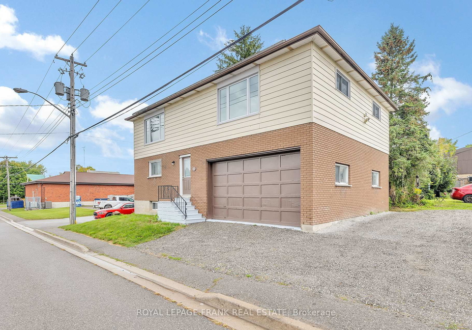 11-mary-street-e-kawartha-lakes-ontario-x12514812