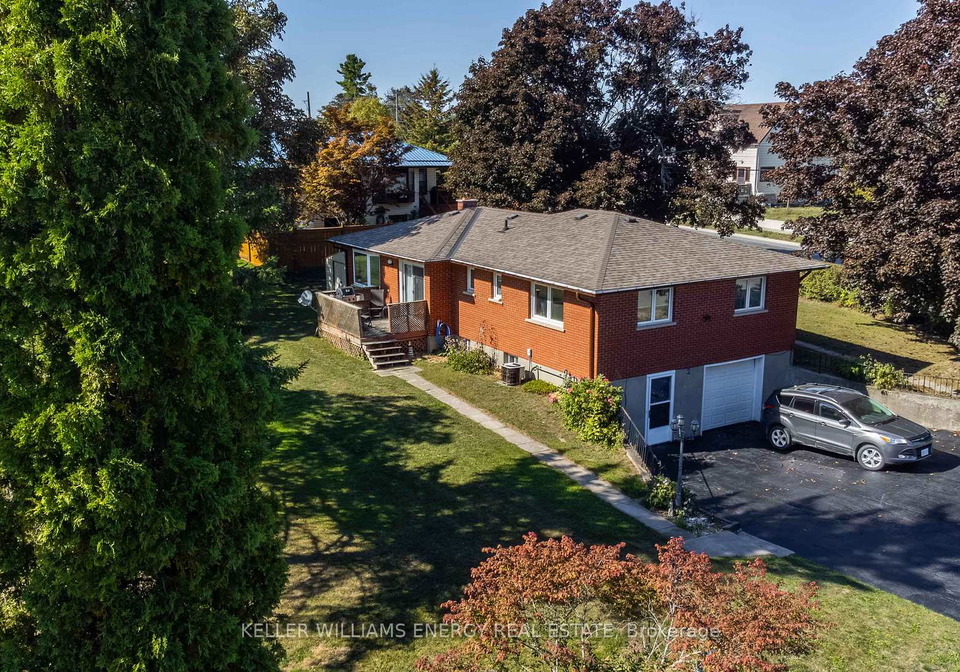 2-argyle-crescent-prince-edward-county-ontario-x12515622