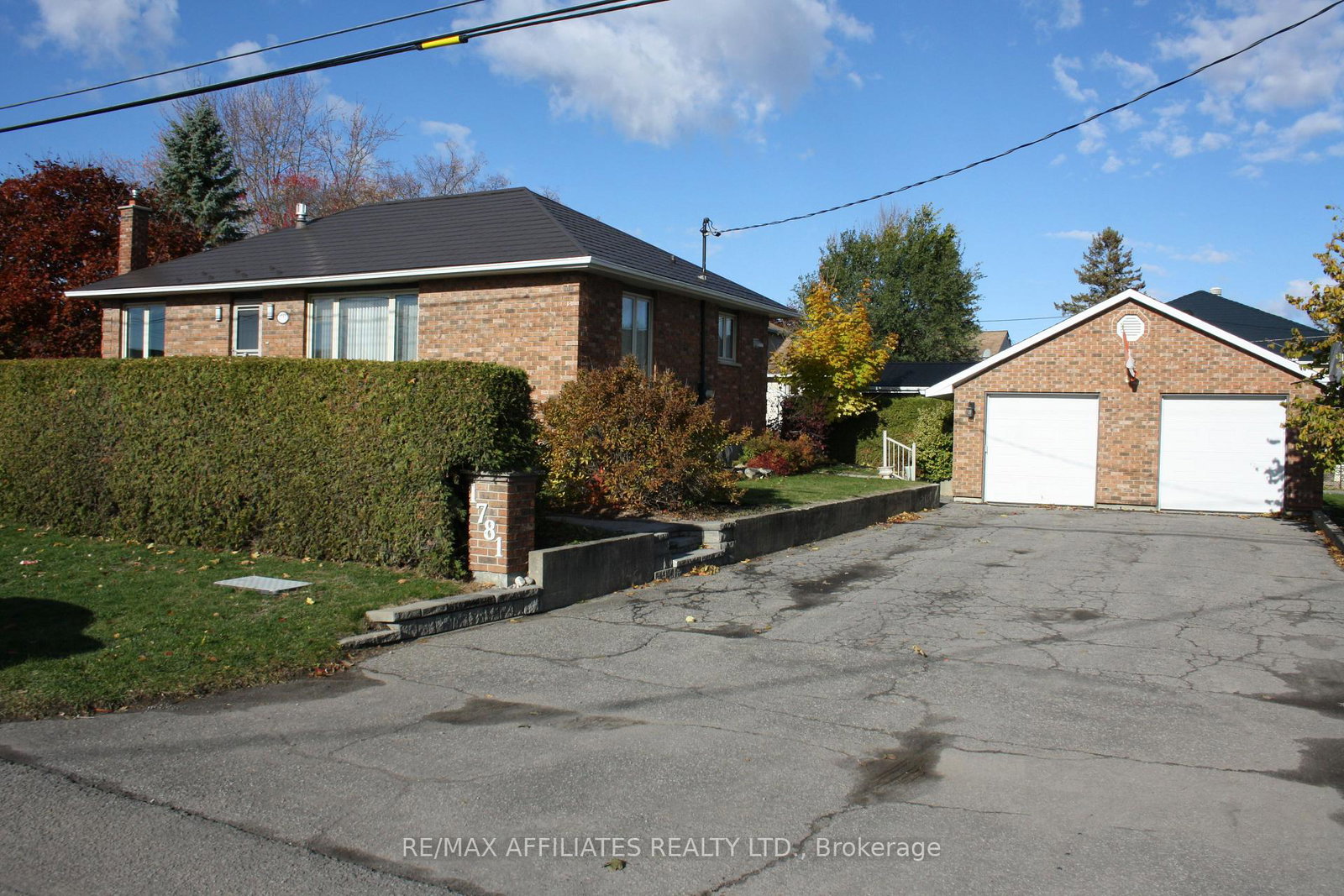 1781-queensdale-avenue-ottawa-ontario-x12515656