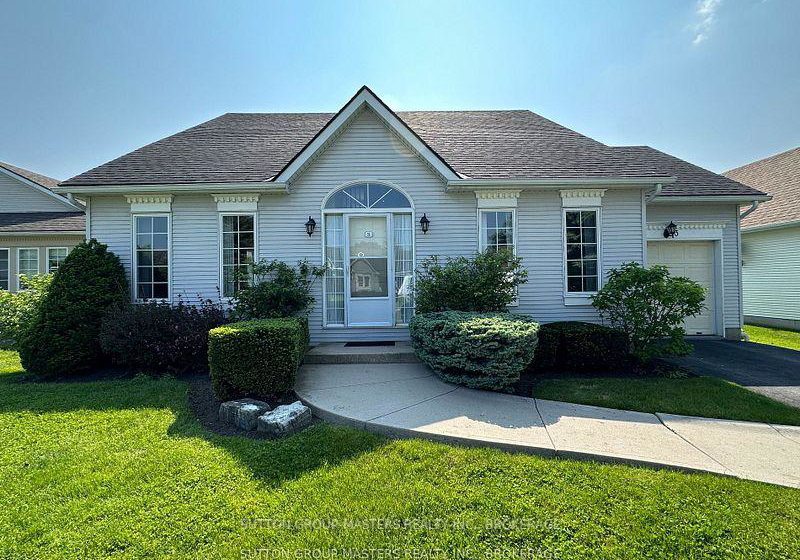 3-empire-court-loyalist-ontario-x12515868