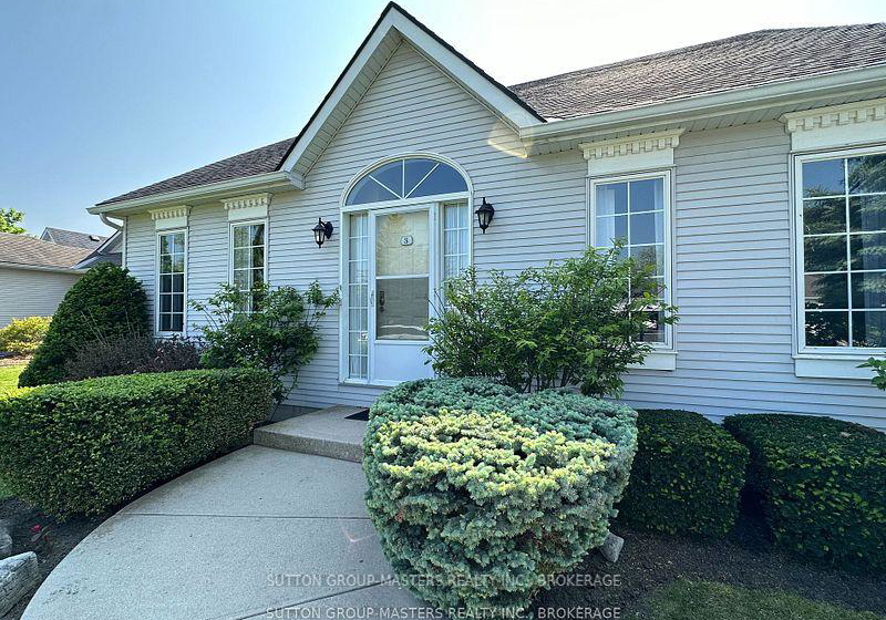 3-empire-court-loyalist-ontario-x12515868