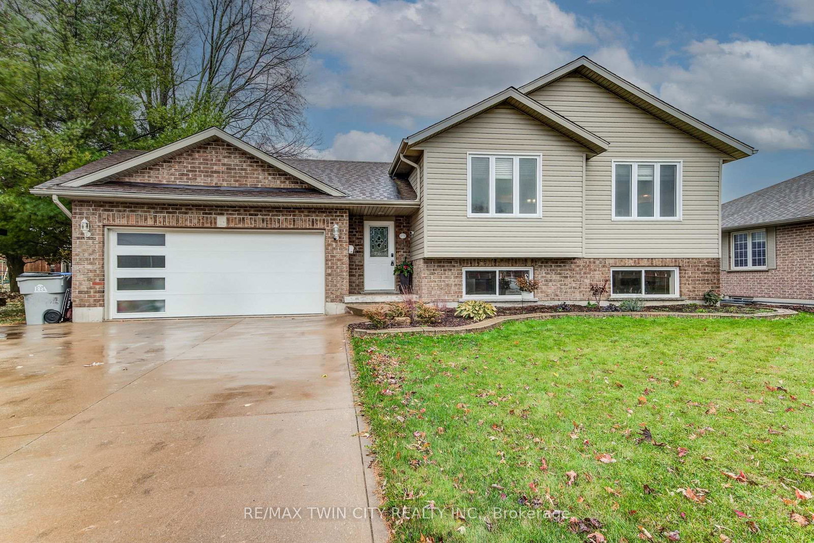 500-boyne-avenue-north-perth-ontario-x12515906