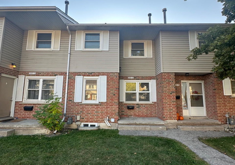 440-pioneer-drive-waterloo-ontario-x12517066