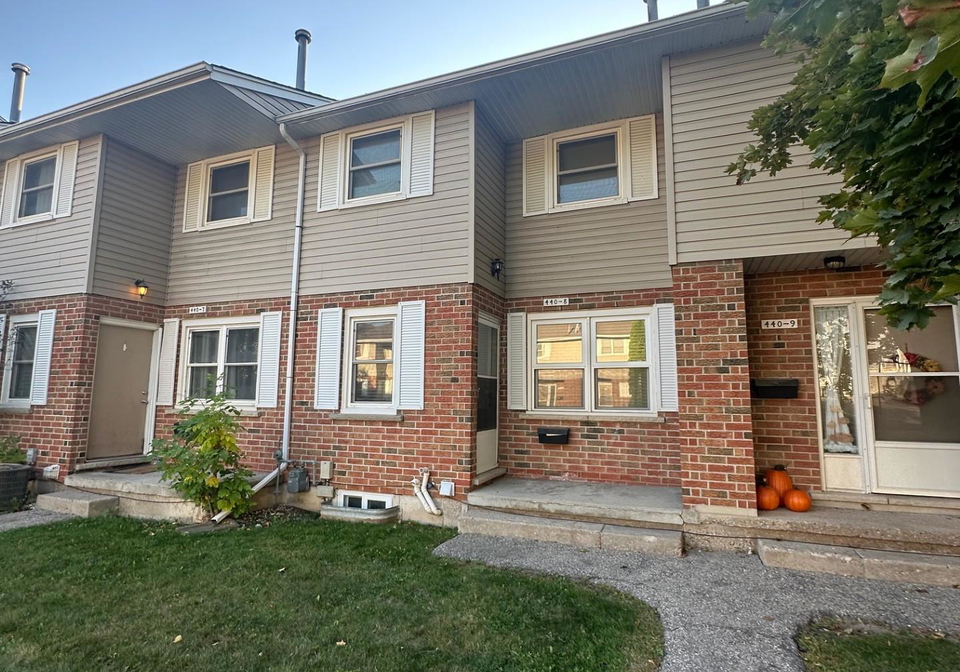 440-pioneer-drive-waterloo-ontario-x12517066