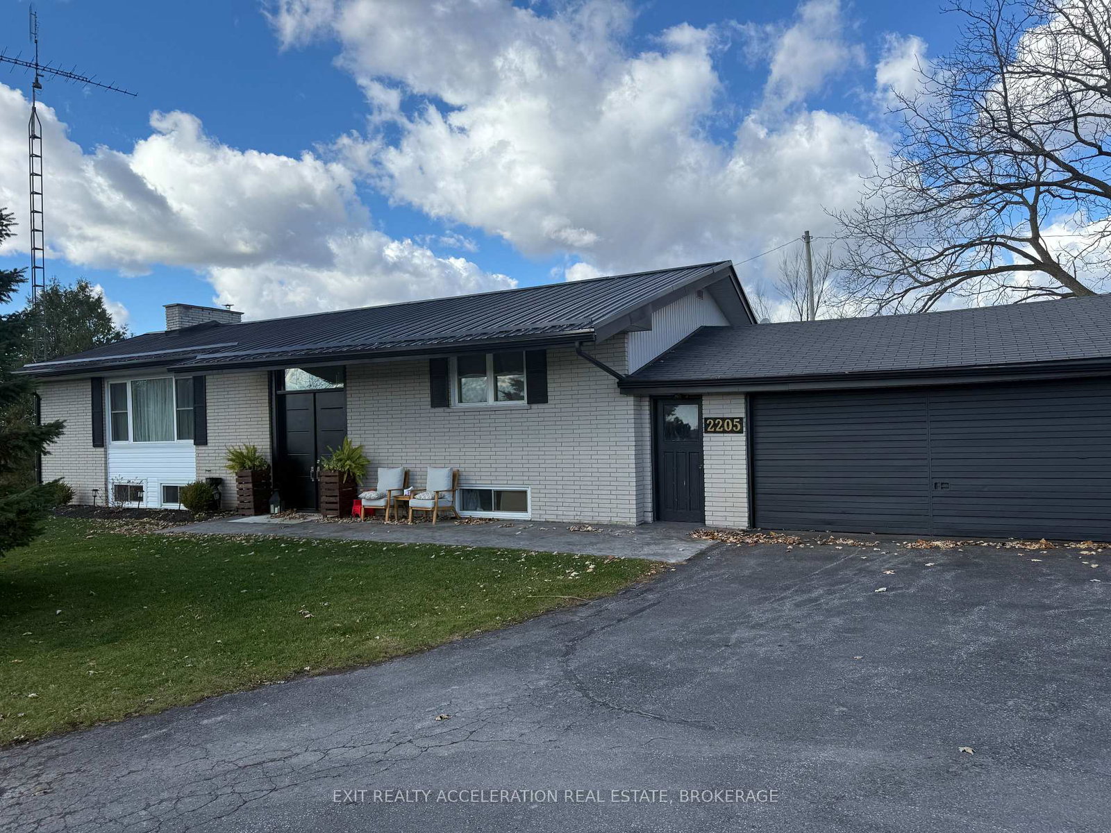2205-sharpe-road-loyalist-ontario-x12517782
