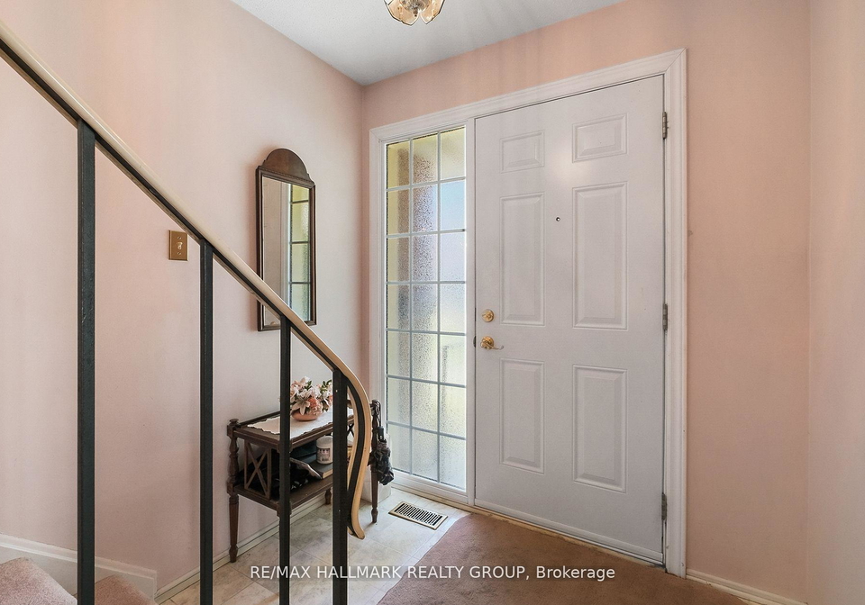 625-trelawny-private-ottawa-ontario-x12518096
