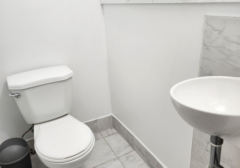 25-west-4th-street-hamilton-ontario-x12518366