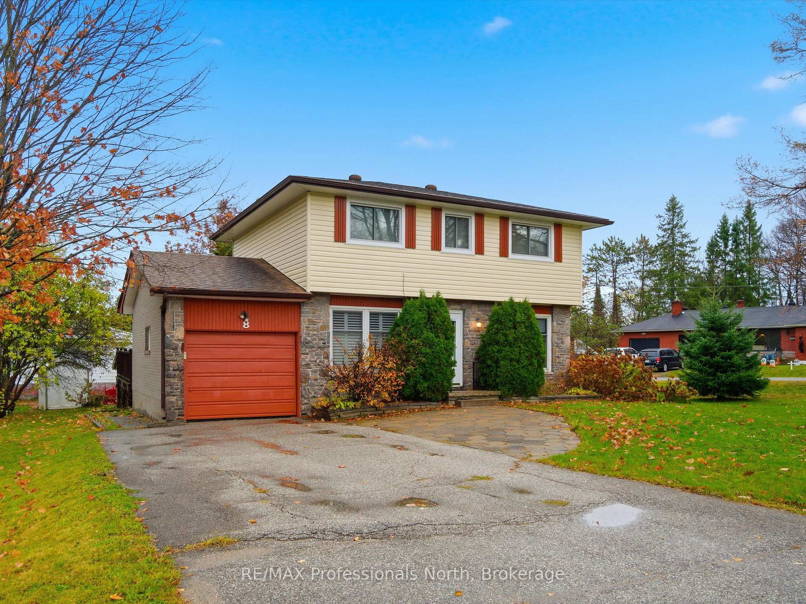 8-pleasant-avenue-huntsville-ontario-x12518904