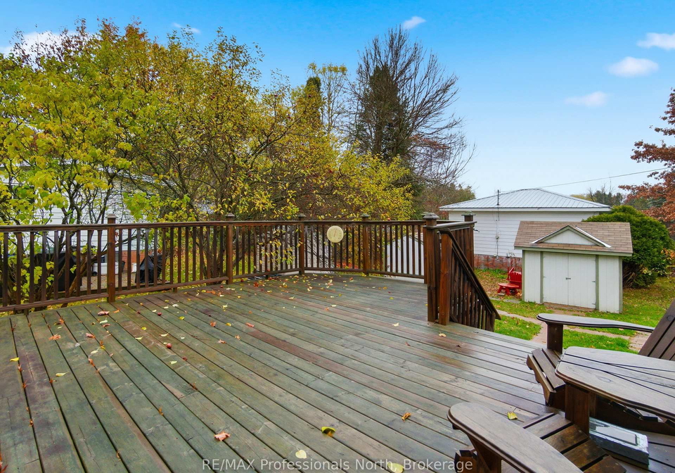 8-pleasant-avenue-huntsville-ontario-x12518904