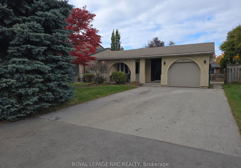 7-blue-spruce-court-st-catharines-ontario-x12519470