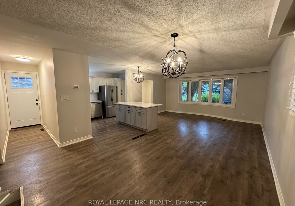 7-blue-spruce-court-st-catharines-ontario-x12519470