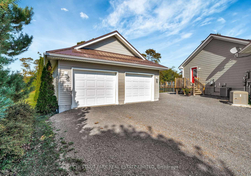 28-huycks-point-road-prince-edward-county-ontario-x12519584