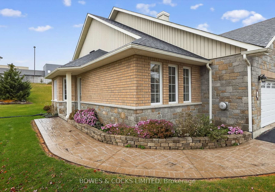 135-village-crescent-peterborough-ontario-x12520884