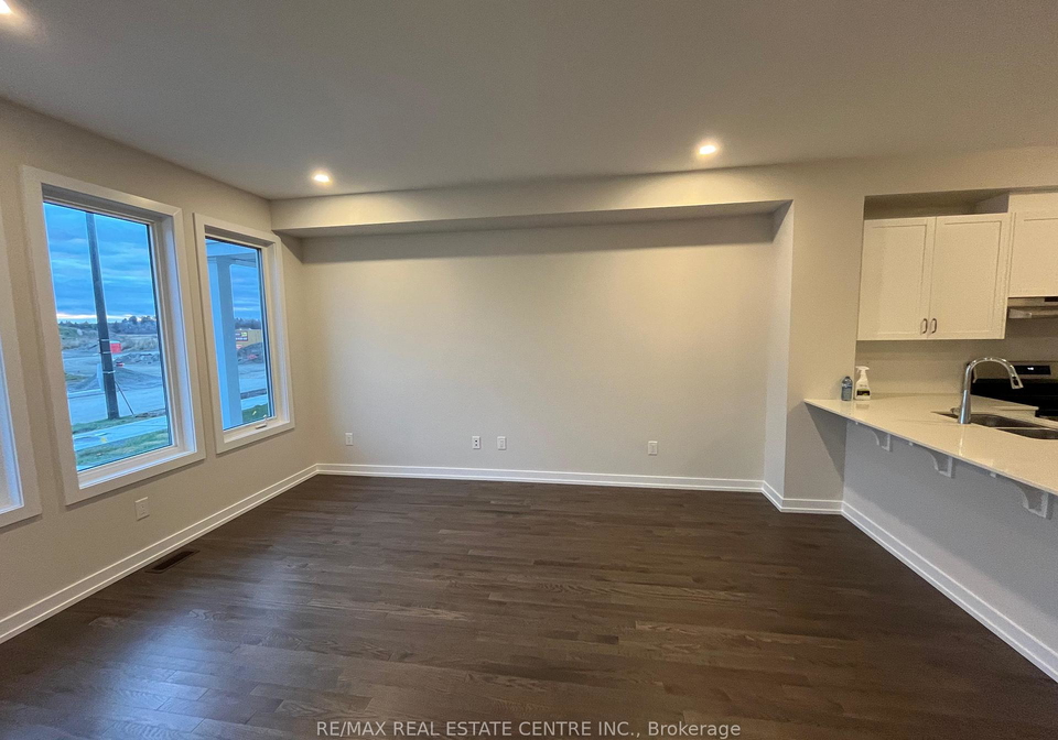536-oldenburg-avenue-ottawa-ontario-x12522468