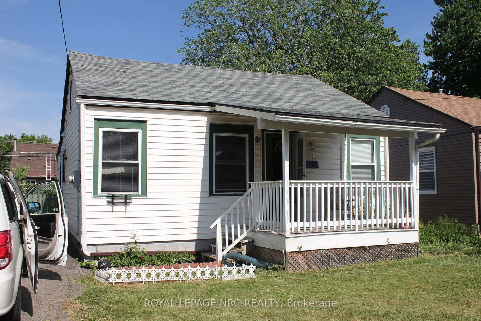 18-cosby-avenue-st-catharines-ontario-x12523376