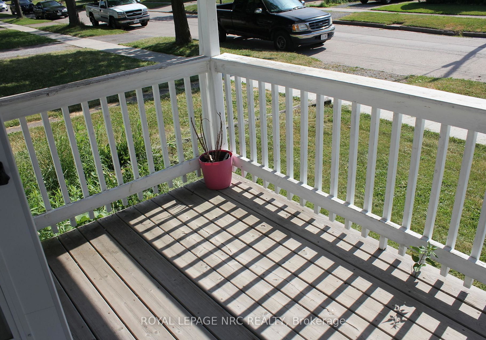 18-cosby-avenue-st-catharines-ontario-x12523376