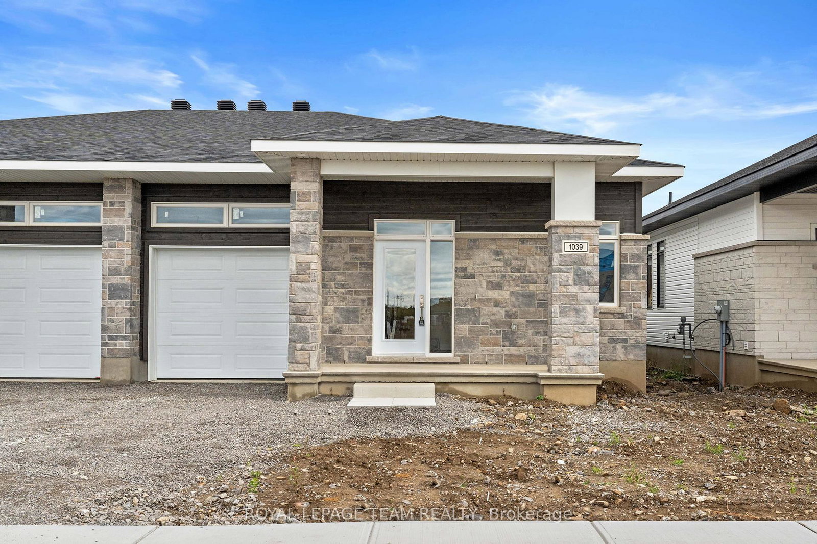 1039-moore-street-brockville-ontario-x12524078