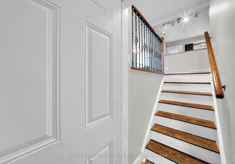 1896-featherston-drive-ottawa-ontario-x12524826