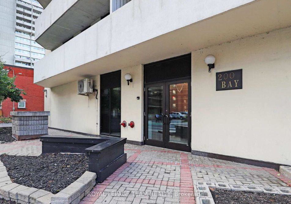 200-bay-street-ottawa-ontario-x12525486