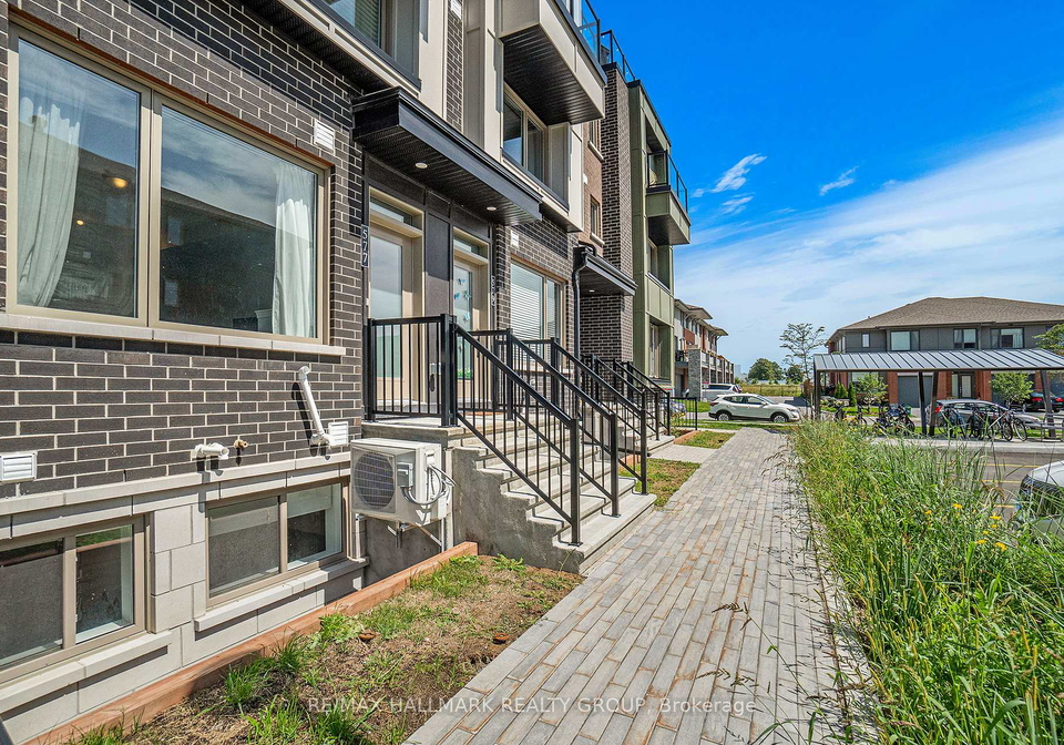 577-takamose-private-ottawa-ontario-x12526516
