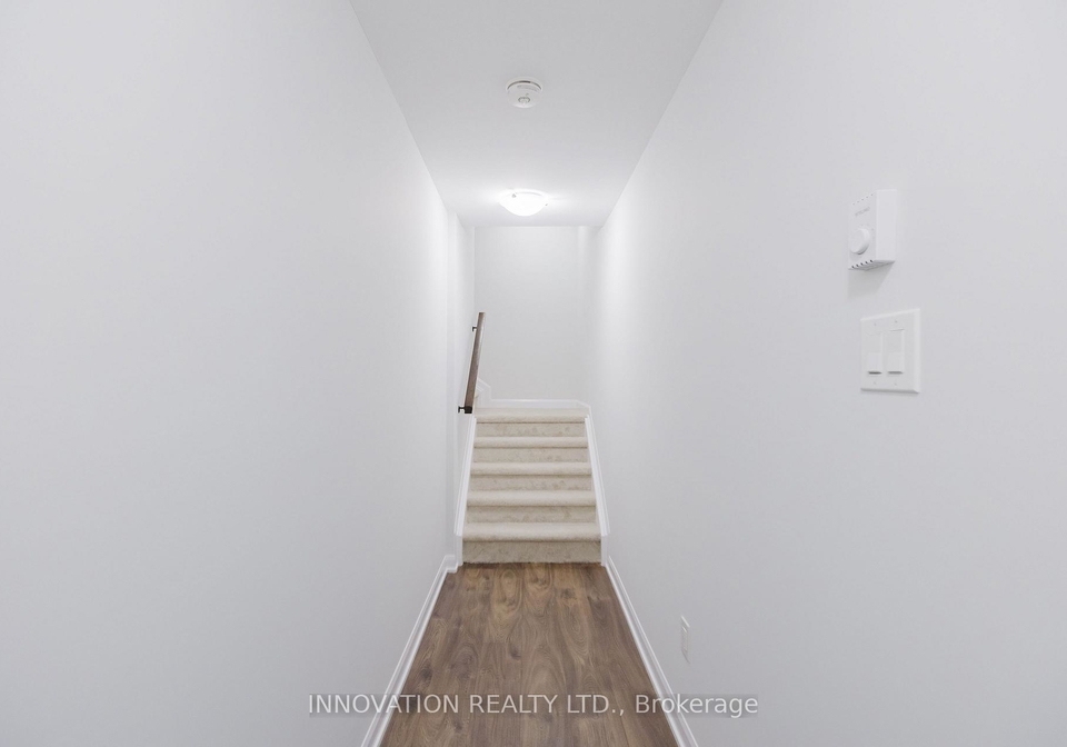 911-creekway-private-kanata-ontario-x12526766
