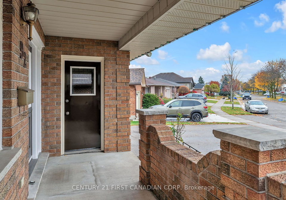 92-golfdale-crescent-london-south-ontario-x12527404
