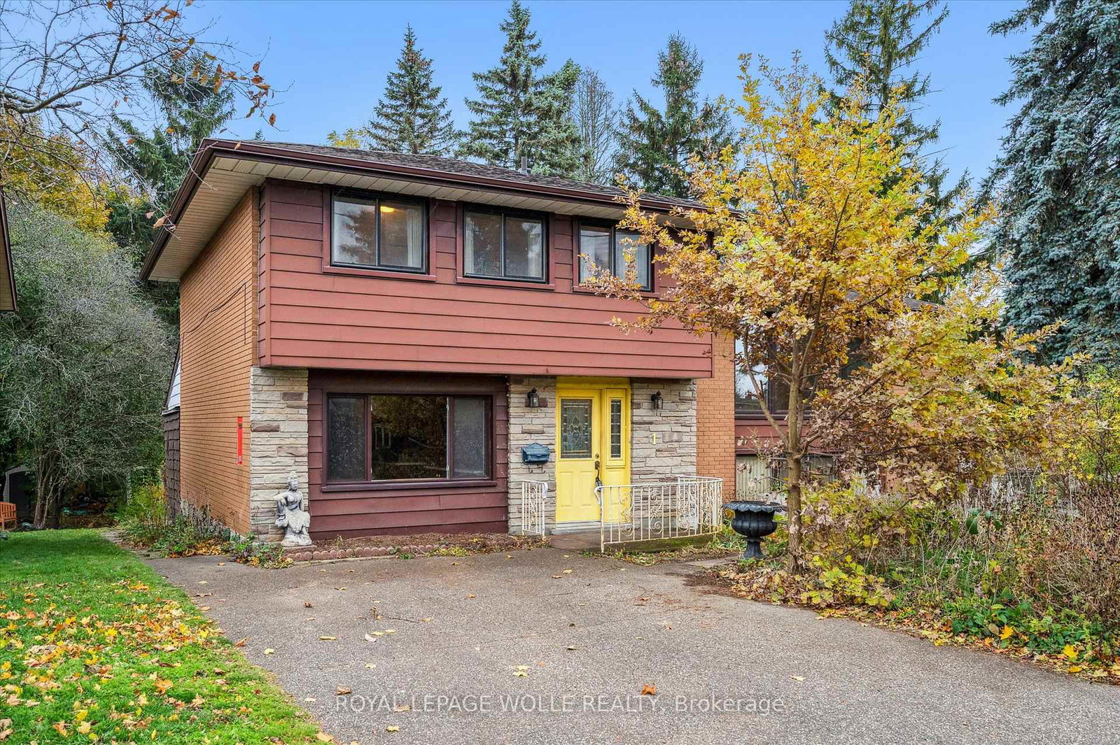 1-marketa-crescent-kitchener-ontario-x12527652
