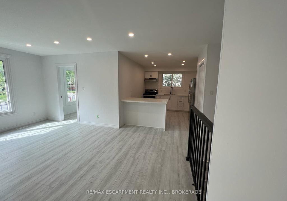22-macoomb-drive-welland-ontario-x12528130