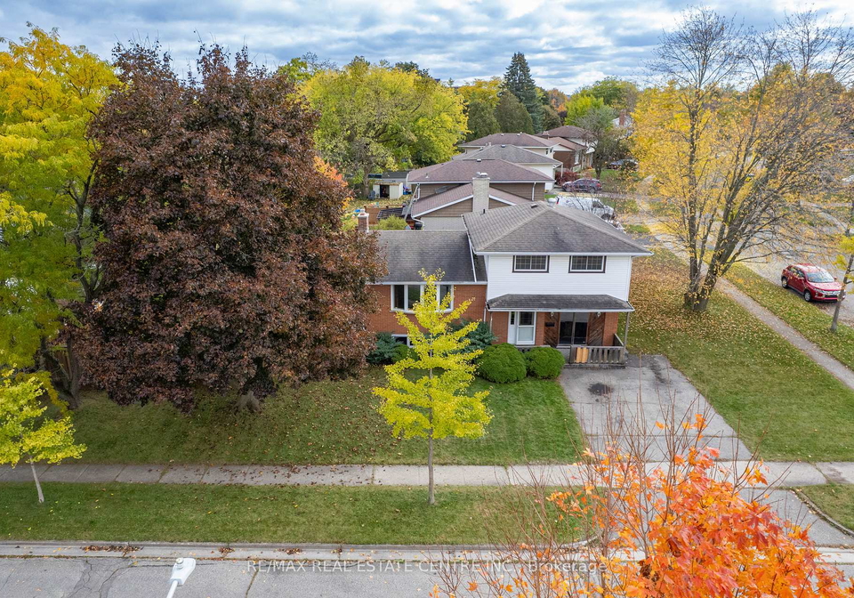 18-kingston-crescent-kitchener-ontario-x12528660