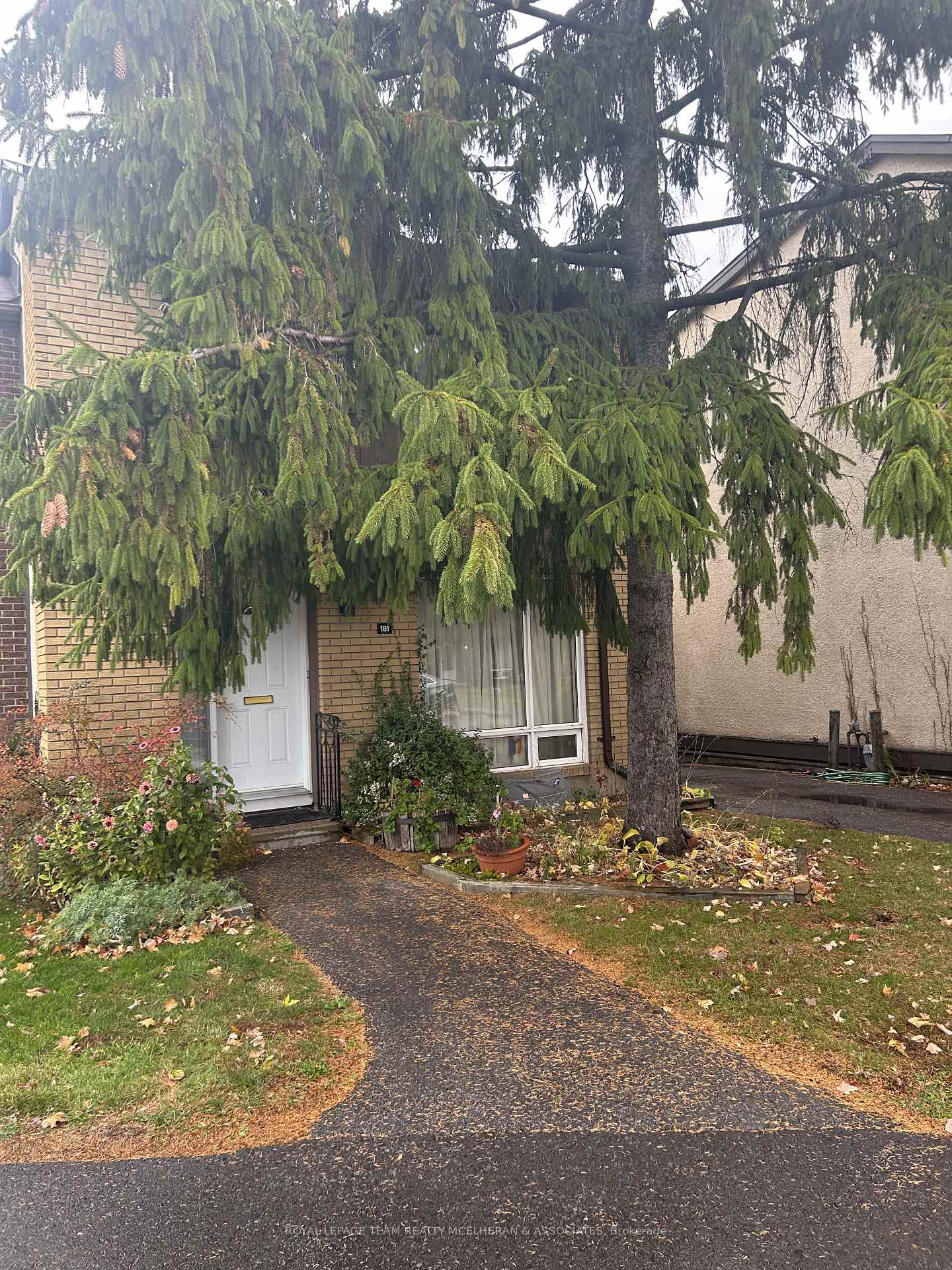 2111-montreal-road-beacon-hill-north-south-and-area-ottawa-ontario-x12529758