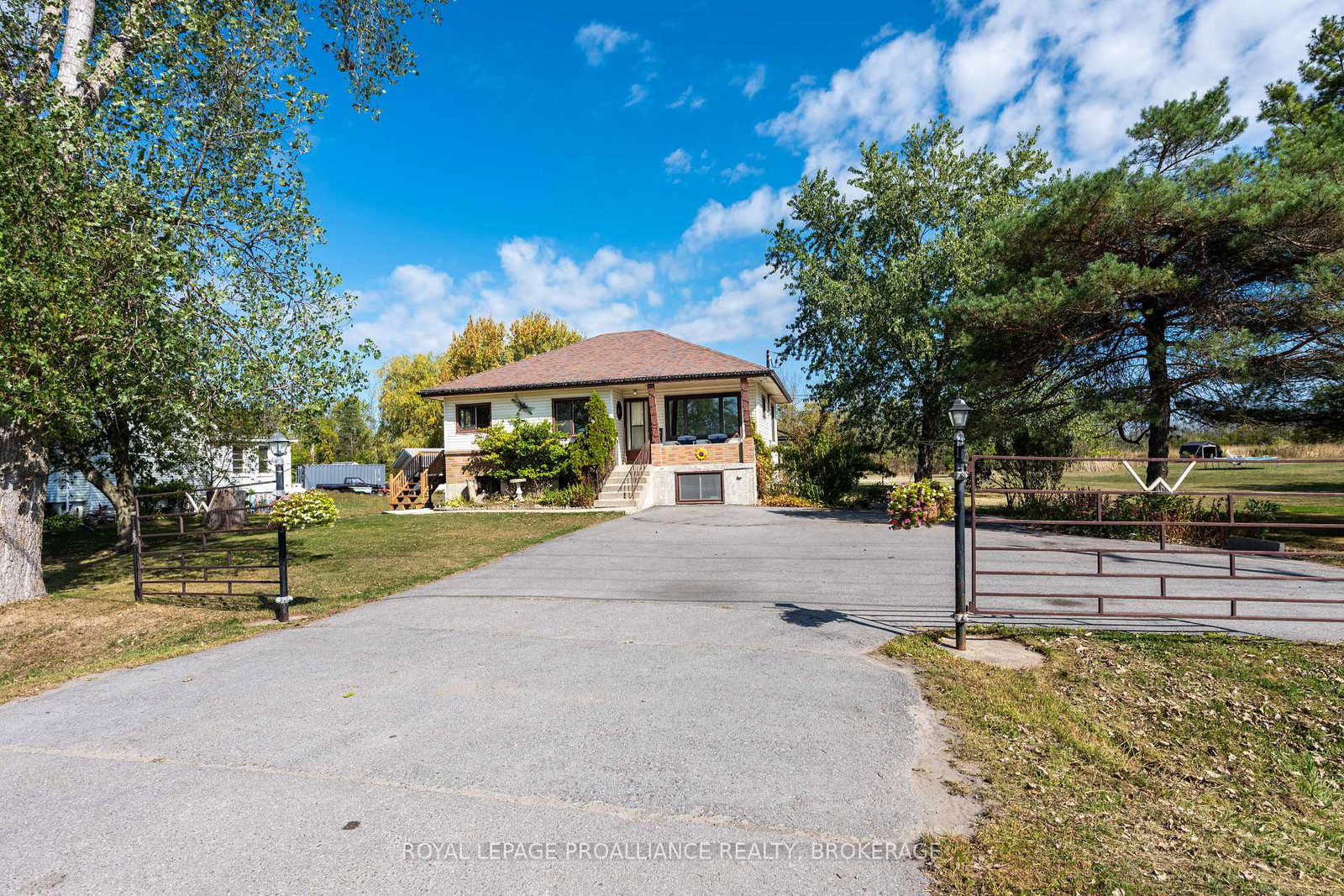 4835-county-road-2-loyalist-ontario-x12531842