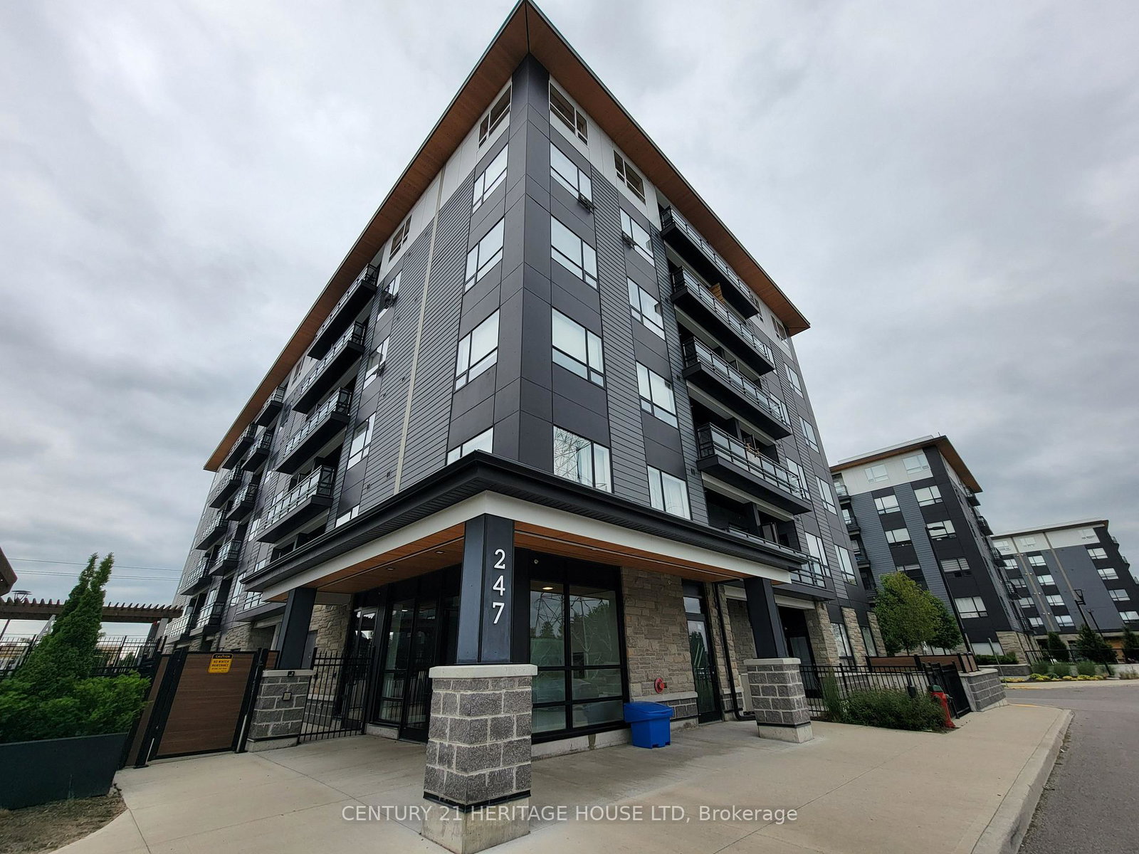 247-northfield-drive-e-waterloo-ontario-x12532448