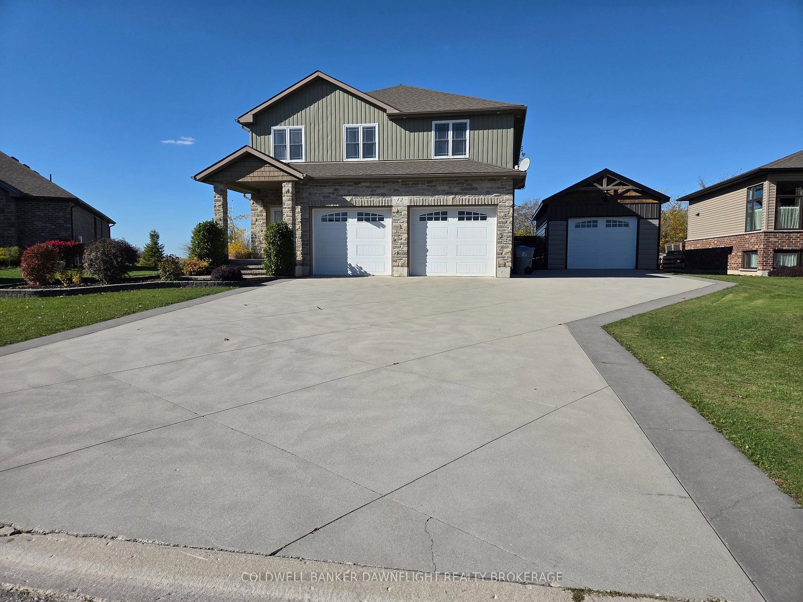 12-knell-crescent-bluewater-ontario-x12532654