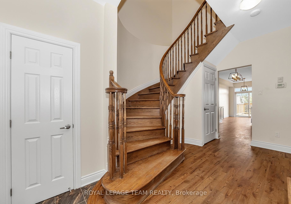 142-desmond-trudeau-drive-arnprior-ontario-x12532788