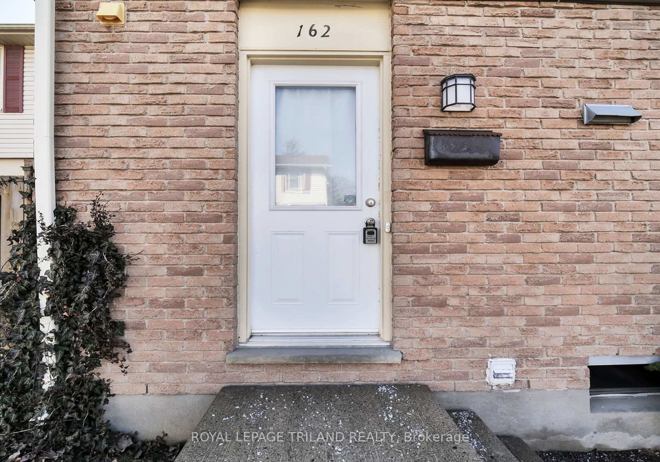 230-clarke-cross-london-east-ontario-x12534176