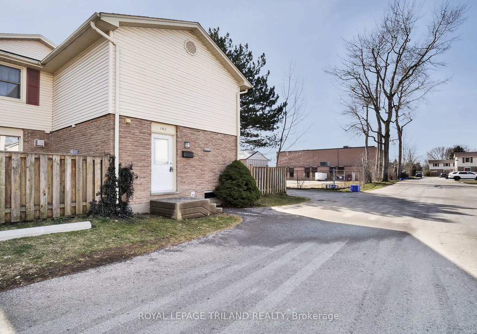 230-clarke-cross-london-east-ontario-x12534176